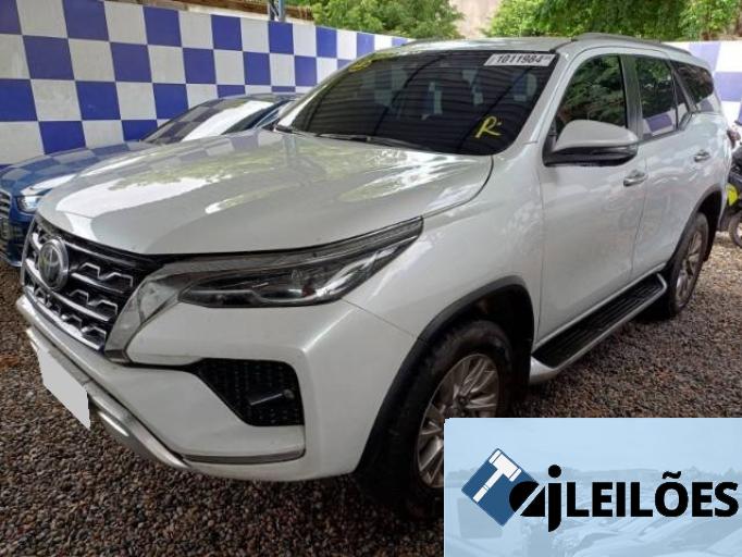 TOYOTA HILUX SW4 23/24