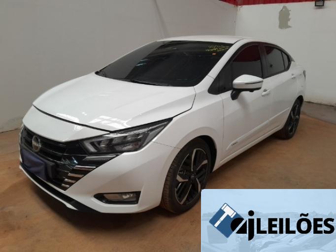 NISSAN VERSA 23/24