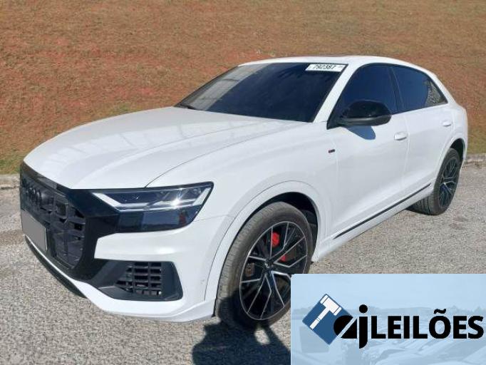 AUDI Q8 20/20