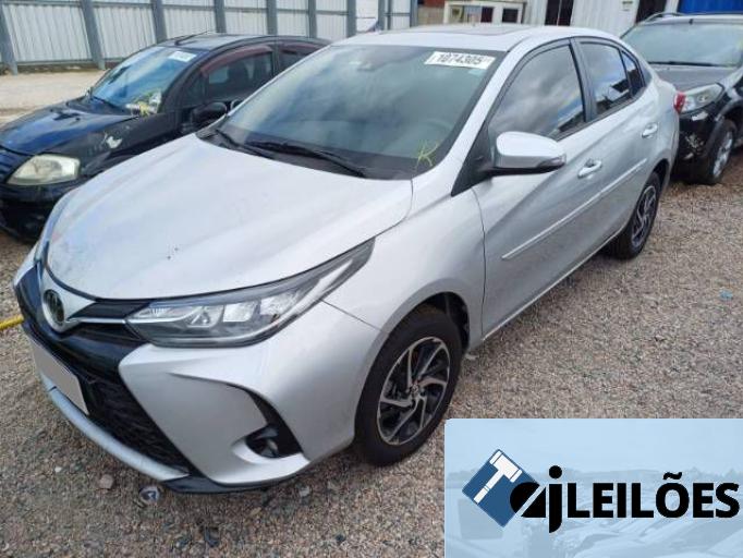 TOYOTA YARIS SEDA 24/25